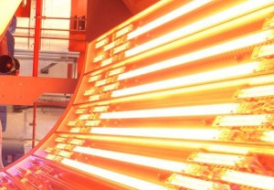 工業中常見的紅外線加熱燈是怎么讓物體變熱的？